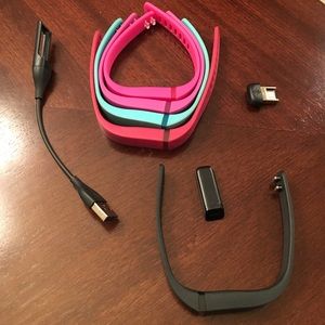 Fitbit Flex with bands, charging cable and dongle!