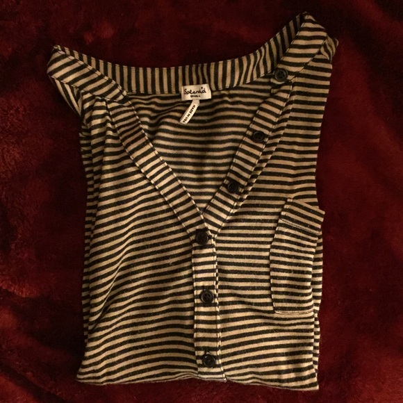 Capped sleeve striped T shirt