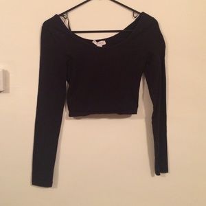 Black long sleeve crop top
