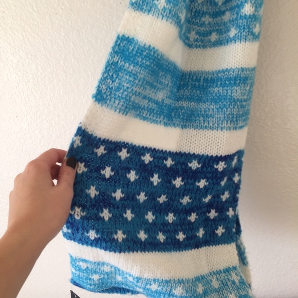 Hollister knit scarf - Picture 3 of 3
