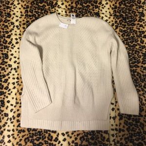 New with tags cream large sweater - The Gap