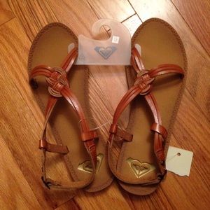 NWT Roxy sandals sz 9 (also 7)