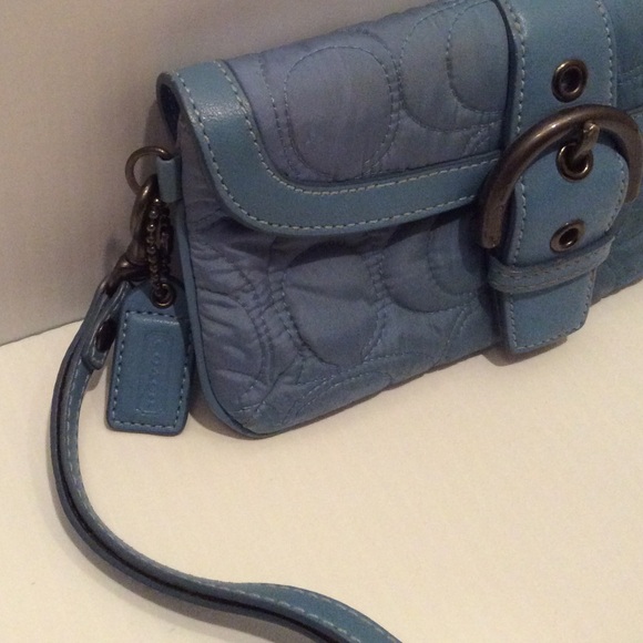 Coach Quilted Wristlet w/Buckle - Like New! - Picture 2 of 4