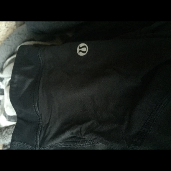 Black camo lulu crops
