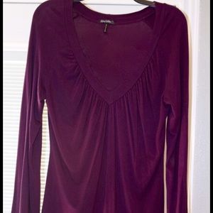 Long sleeve Daisy Fuentes blouse.