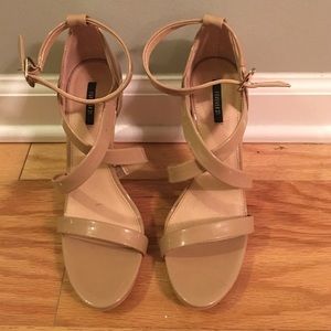 Never worn, nude Forever 21 heels