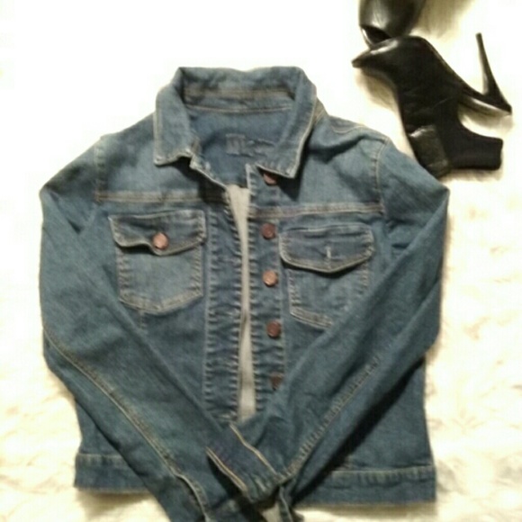 SHORT BLUE JEAN JACKET