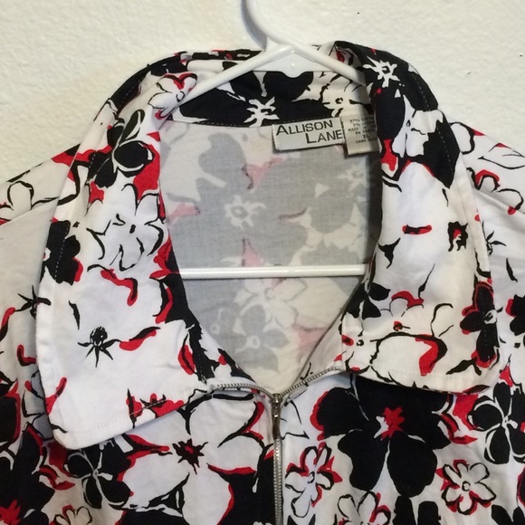 Blazer - Picture 2 of 2