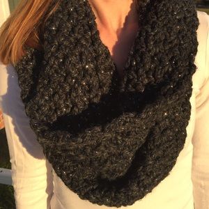 *Handmade* Infinity scarf!