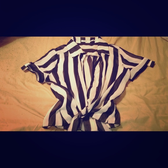 cropped shirt