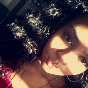 Meet your Posher, Alexia