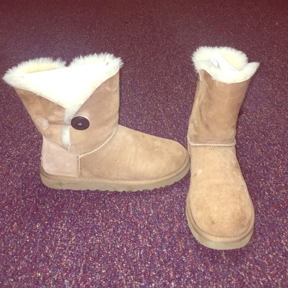 Short Chestnut UGG Bailey Button Boots