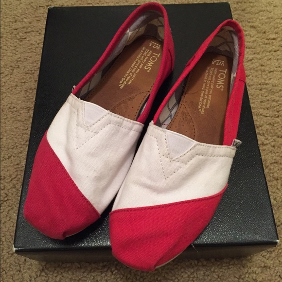 Red and white TOMS size 7.5