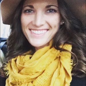 Meet your Posher, Karie