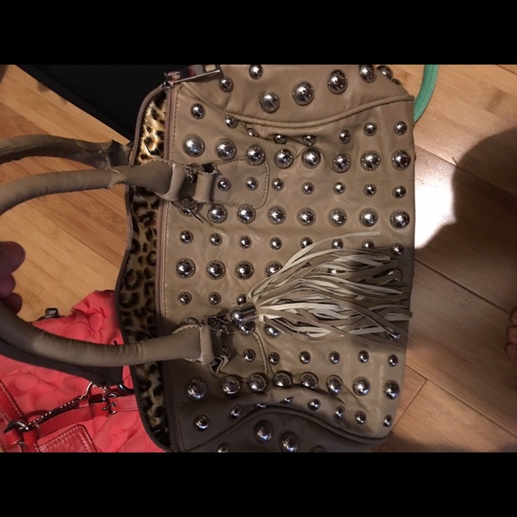 Stylish shoulder bag