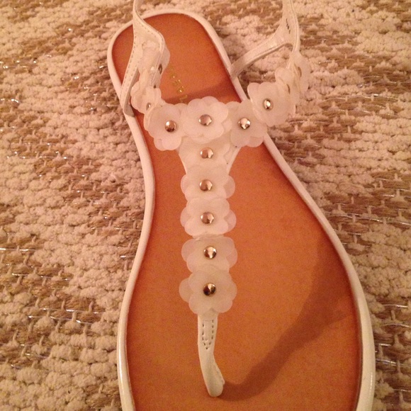 Sandals - Picture 3 of 4