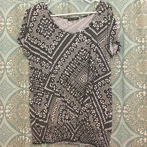 Black and White Top w/Cool Pattern