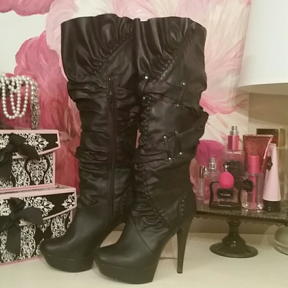 Boots - Picture 2 of 3
