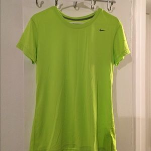 Athletic tee