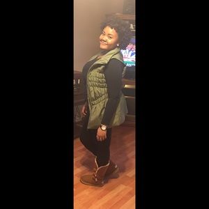 Meet your Posher, Jakia