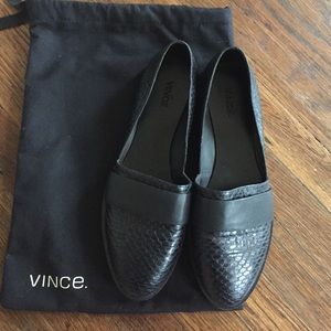 VINCE. Mason flat, size 9