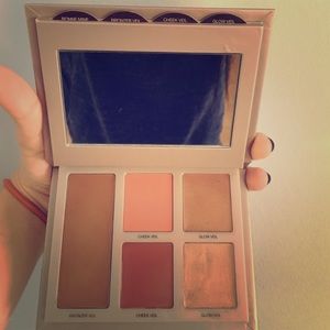 Laura Mercier Makeup (Bonnie Mine) NOT USED!