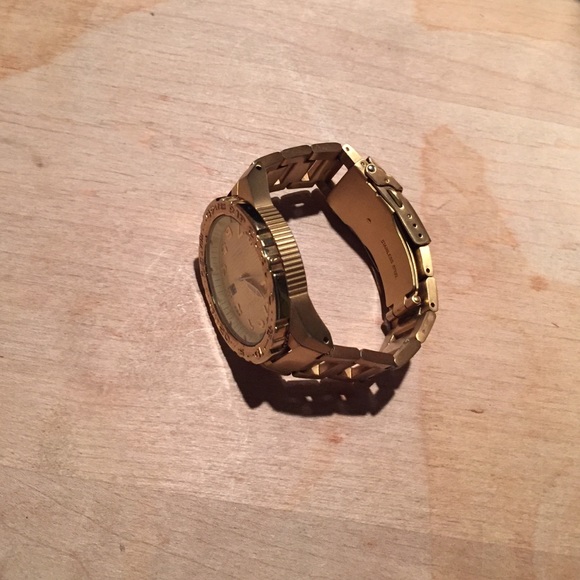 Gold rip curl watch main image 4