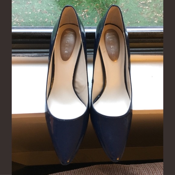 Navy Nickels brand size 6 heels pumps