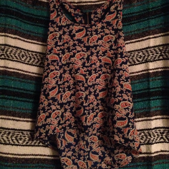 Flowy tank with pattern - Picture 2 of 4