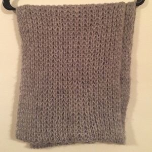 Gray knit Infiniti scarf