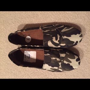 Camo Tom look-a-like shoes