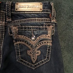 Size 28 boot cut Rock Revival jeans!