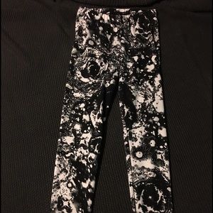 Black & white galaxy leggings