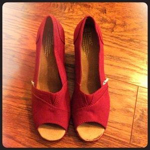 Cranberry Toms Wedges