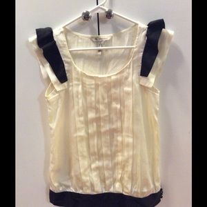 BCBGeneration shoulder detail blouse size 0