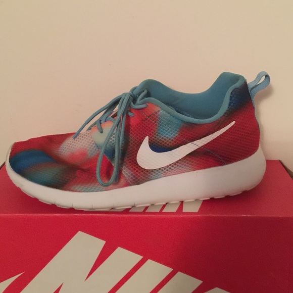 Roshes - Picture 2 of 3