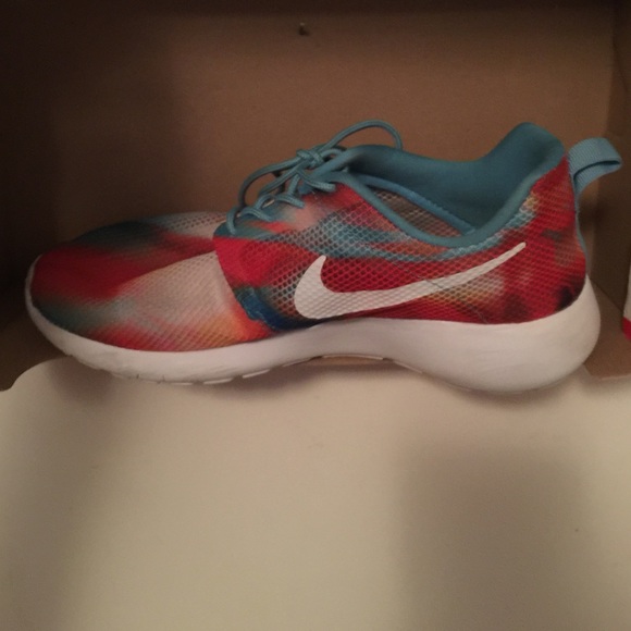 Roshes - Picture 3 of 3