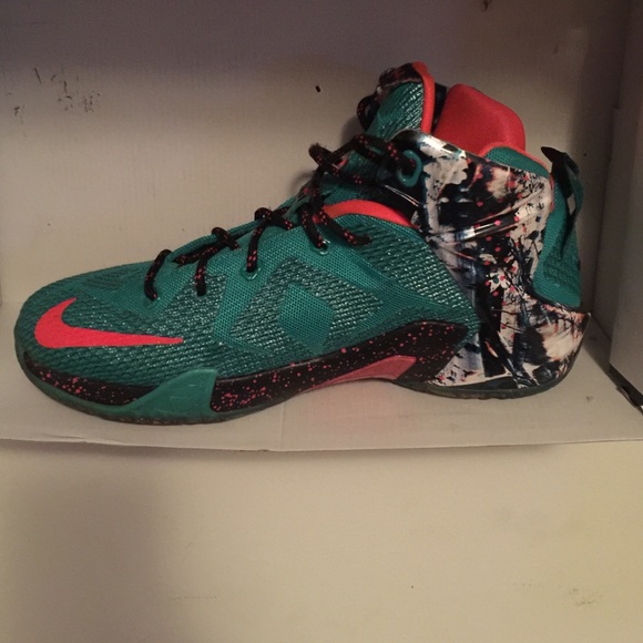Lebron Xll - Picture 3 of 3