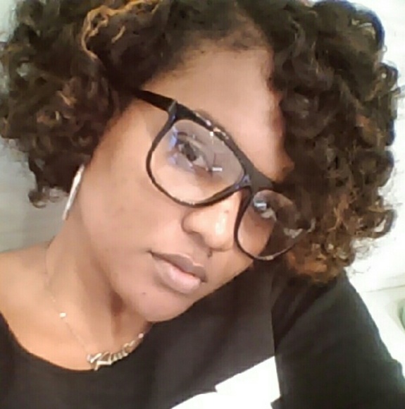 Meet your Posher, Kimberly - Picture 1 of 1
