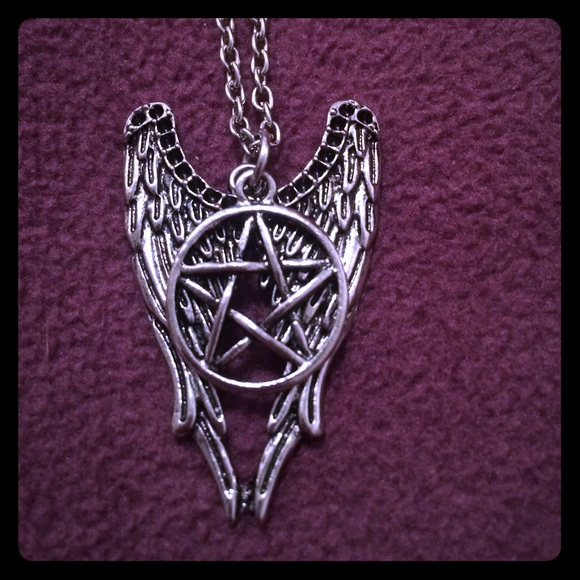 PARANORMAL NECKLACE!!