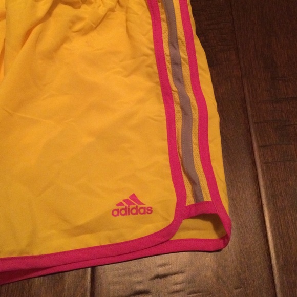 Women's Marathon '10 workout shorts - Picture 2 of 2