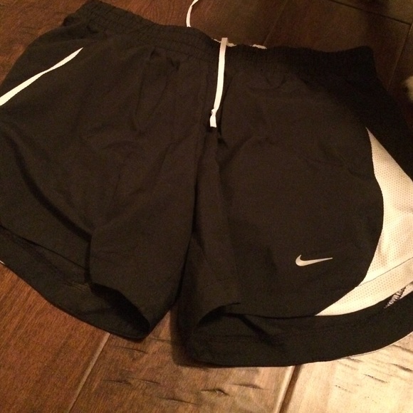 Women's dri-fit shorts - Picture 1 of 1