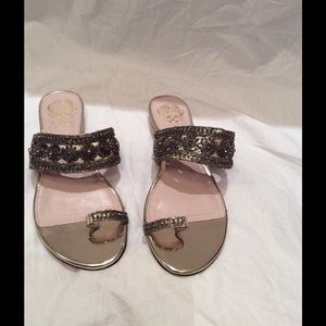 Vince Camuto Gold Fashion Flip Flop Size 6