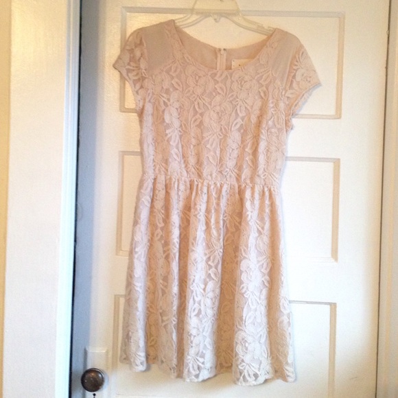 Coincidence and Chance ivory lace dress, size 8