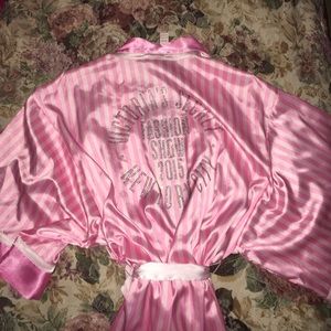Victoria's secret fashion show 2015 robe