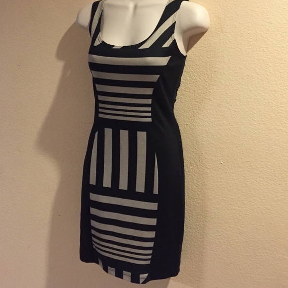 ***For Neeco 5 items included the Coral dress.