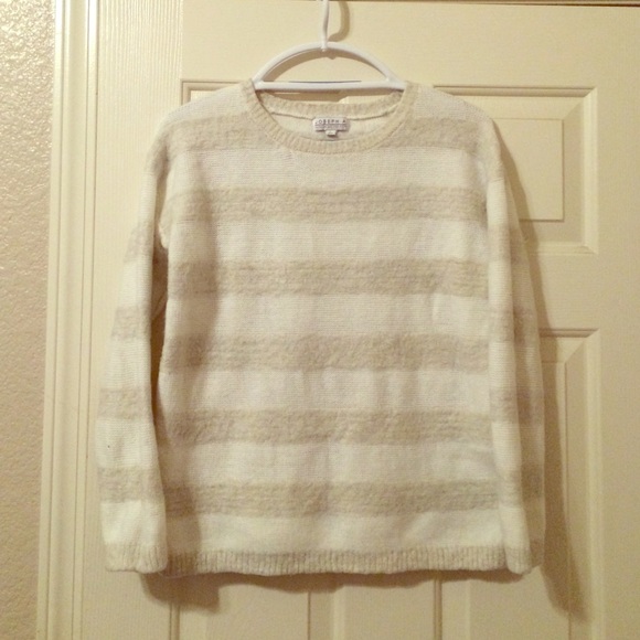 ON SALE!! White striped sweater. - Picture 1 of 3