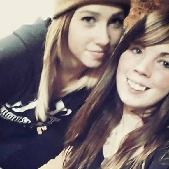 Meet your Posher, Nicole - Picture 1 of 1