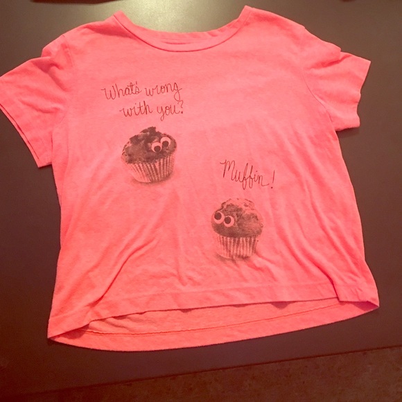 What's wrong with you? Muffin! Cropped tee