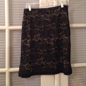 Stretchy lace skirt